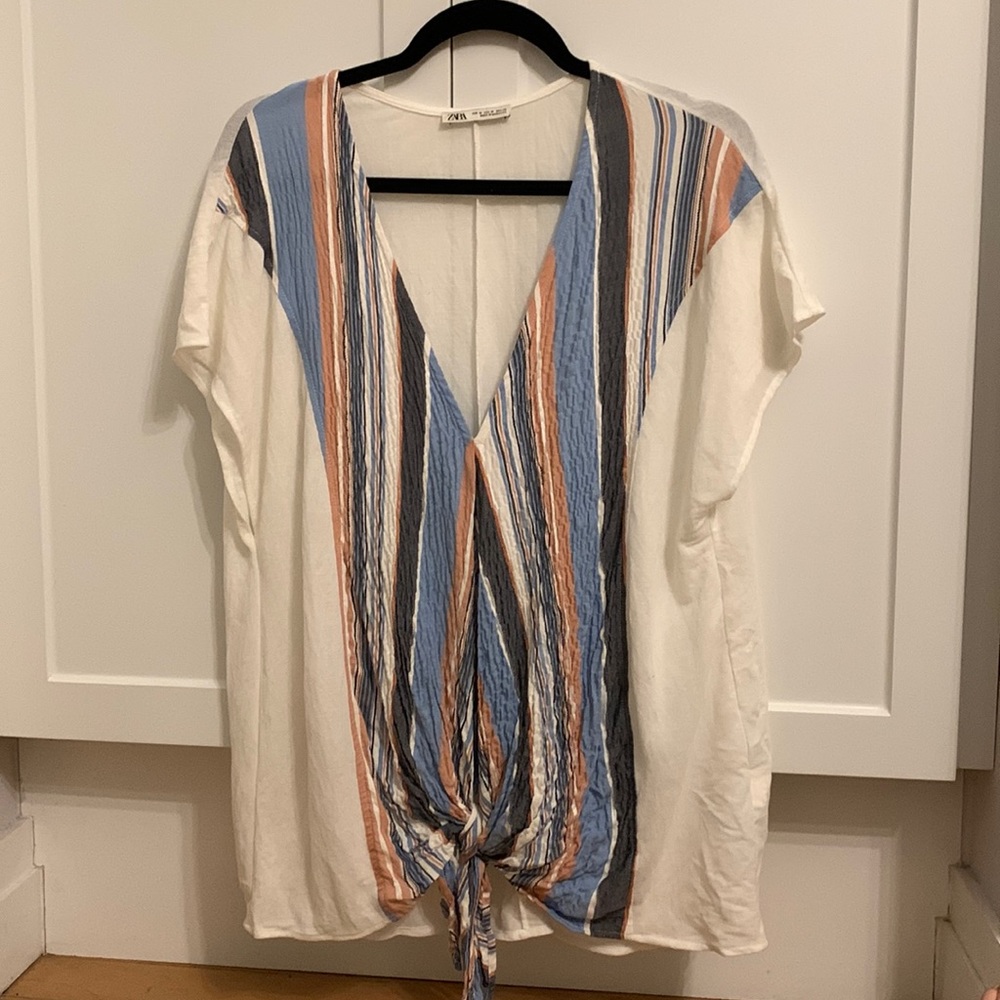 Zara’s front tie, patterned t-shirt- size M